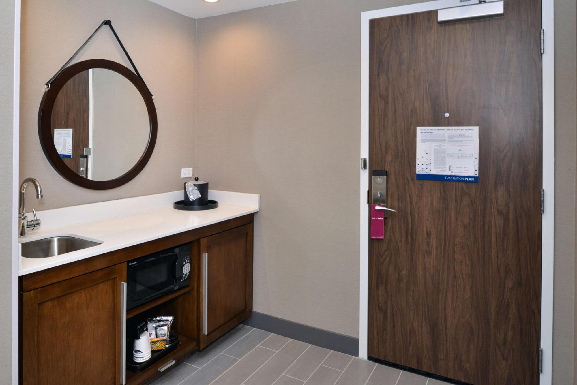 Hampton Inn & Suites Adrian, Mi Екстериор снимка